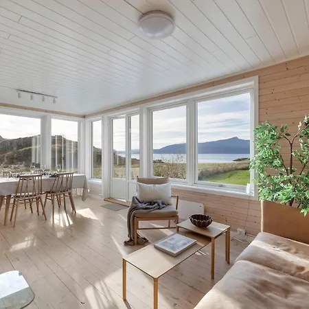 Arctic Retreat Willa