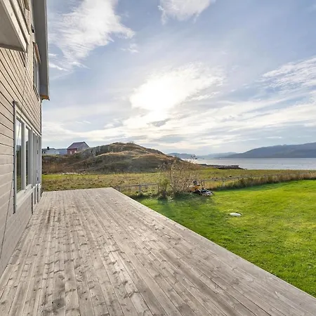 Arctic Retreat Willa
