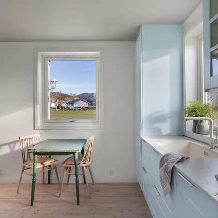 Arctic Retreat * Brensholmen