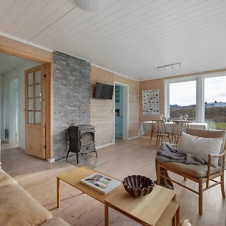Willa Arctic Retreat