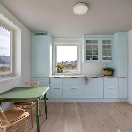 Arctic Retreat * Brensholmen